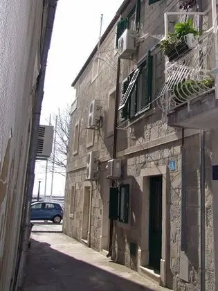 Apart Daire (Žana - 30 m from sea - A1(6+2))