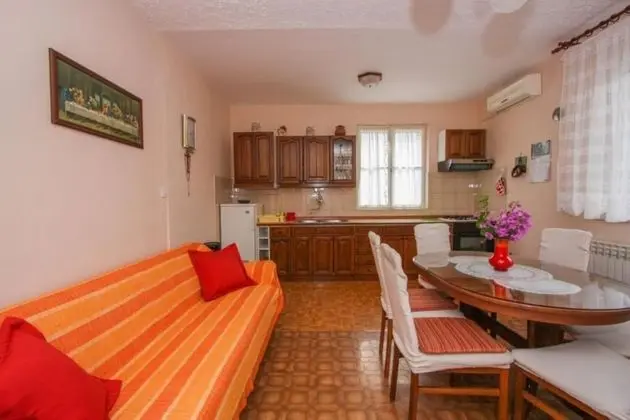 Apart Daire (Žana - close to beach - A1(5+1) Veli)
