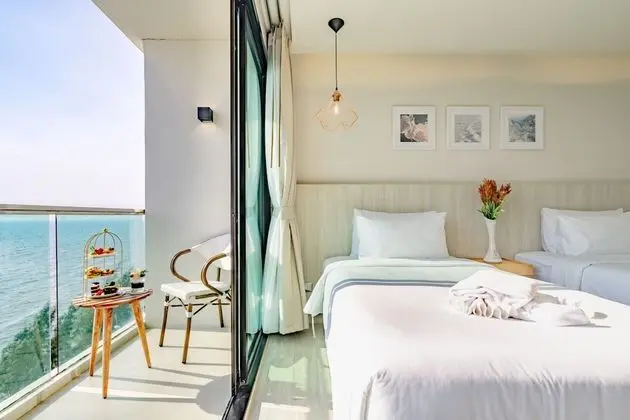 Deluxe Seaview