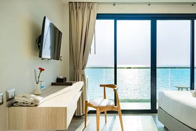 Deluxe Seaview