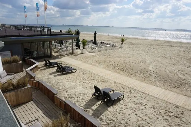 Deluxe Tek Büyük Yataklı Oda, Denize Sıfır