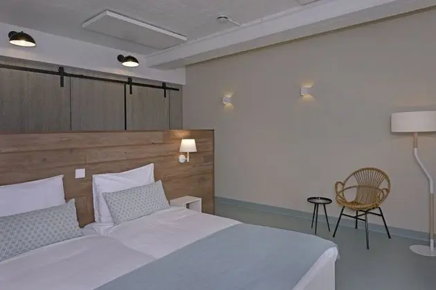 Tek Büyük Yataklı Oda, Denize Sıfır