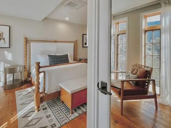 Deluxe Oda, 1 En Büyük (King) Boy Yatak