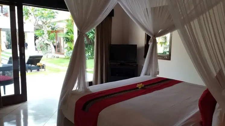 Villa, 4 Yatak Odası, Kişiye Özel Havuzlu