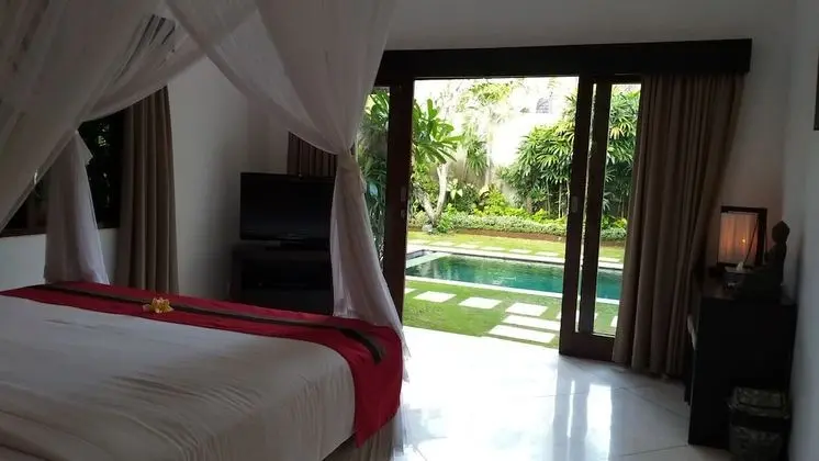 Villa, 4 Yatak Odası, Kişiye Özel Havuzlu