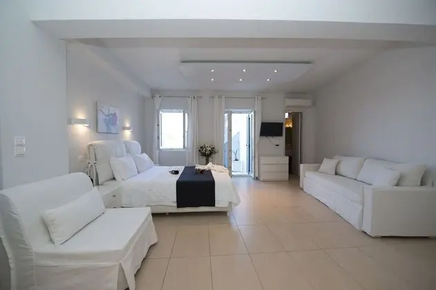 Deluxe Suite with Sea View