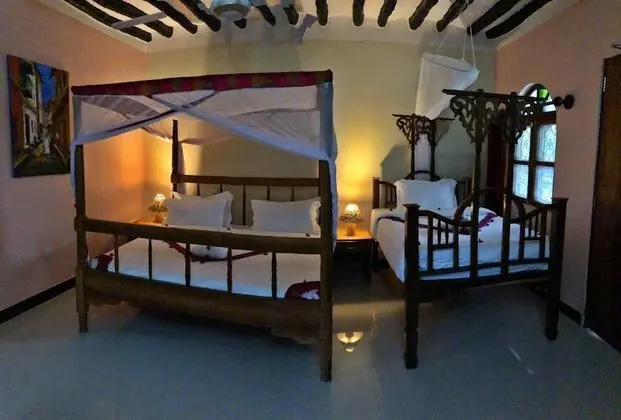 Comfort Üç Kişilik Oda, Birden Çok Yatak, Teras, Havuz Manzaralı