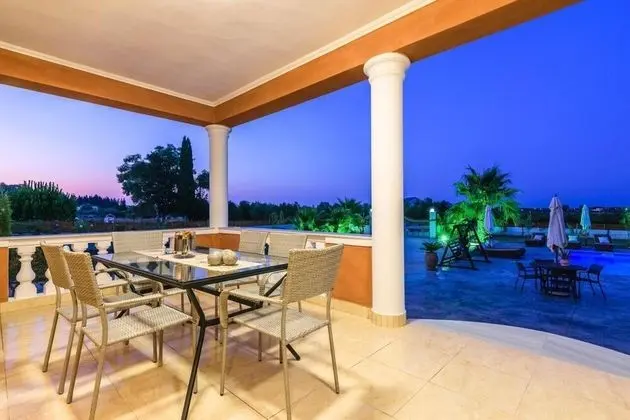 Villa