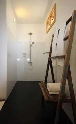 Luxury Tek Büyük Yataklı Oda, Havuz Manzaralı