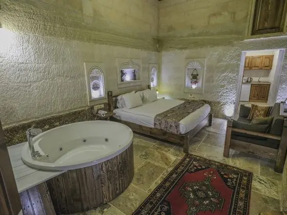 Comfort Cave Room 206