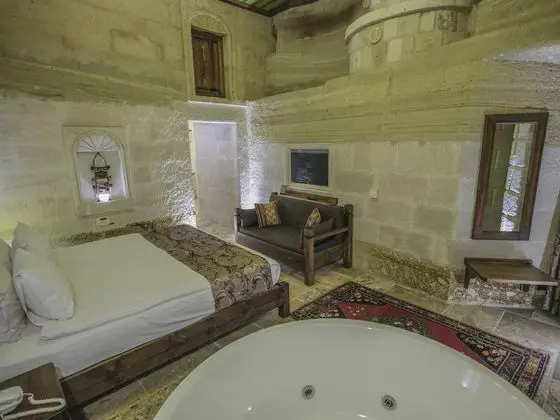 Comfort Cave Room 206