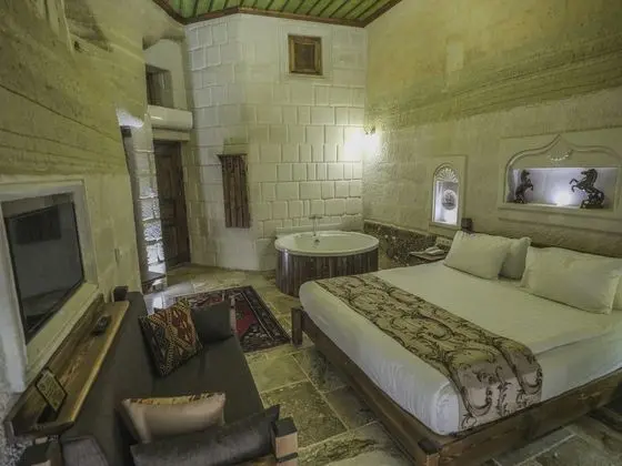 Comfort Cave Room 206