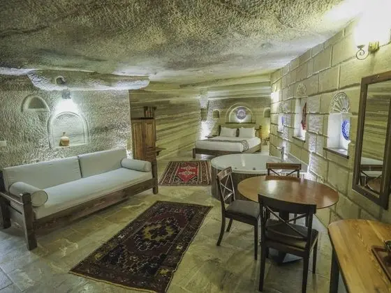 King Cave Room 208