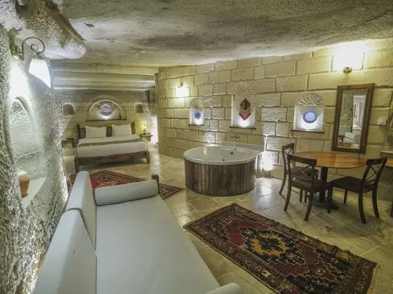 King Cave Room 208