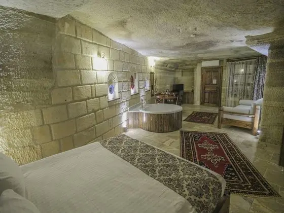 King Cave Room 208