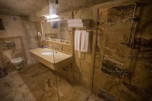 King Cave Room 208