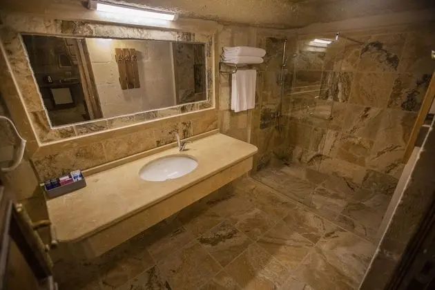 King Cave Room 208