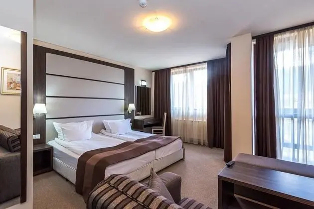 Deluxe Tek Büyük Yataklı Oda (3 Adults)
