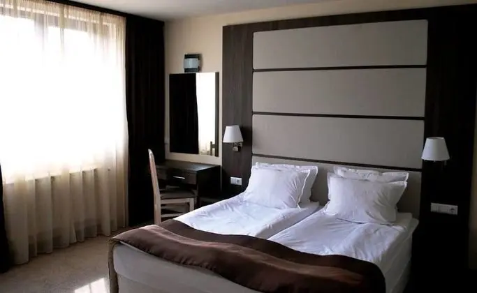Deluxe Tek Büyük Yataklı Oda (3 Adults)
