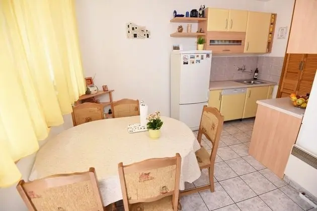 Apart Daire (Zara - short walk to the center - A1()