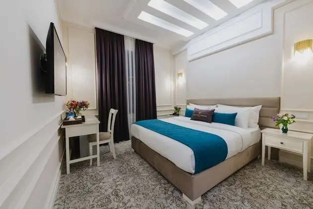 Comfort Tek Büyük veya İki Ayrı Yataklı Oda