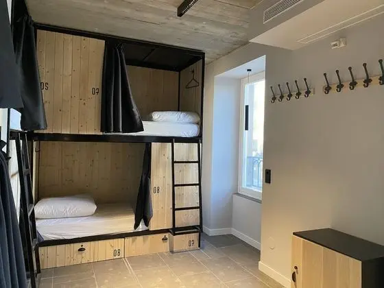 Ortak Ranzalı Oda, Karma Ranzalı Oda (1 Bed in 8 Bed Room)