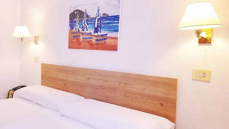 Büyük Yataklı Tek Kişilik Oda