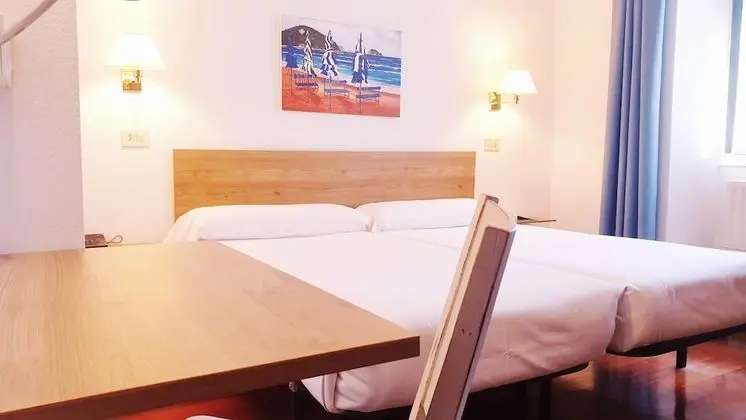 Büyük Yataklı Tek Kişilik Oda