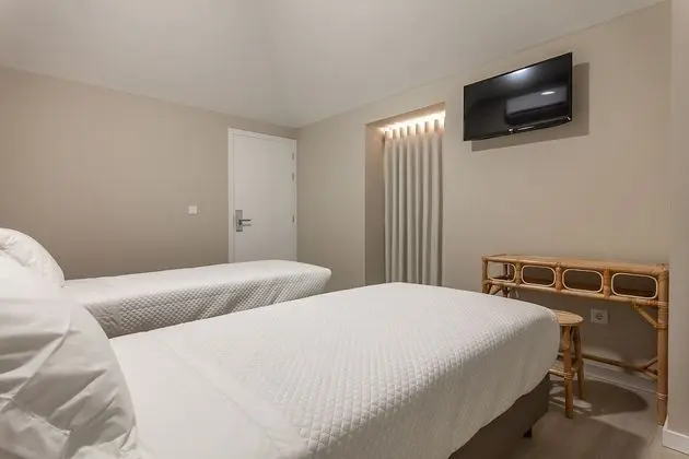 Tek Büyük veya İki Ayrı Yataklı Oda, Banyolu/Duşlu