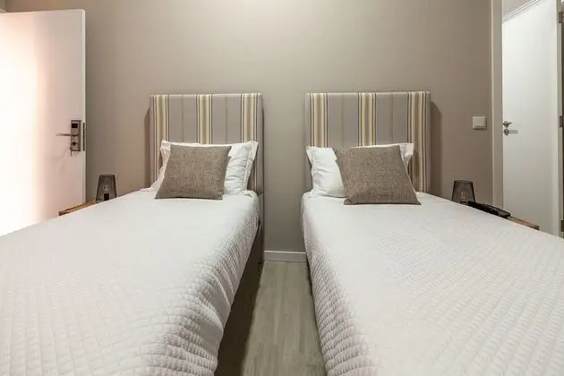 Tek Büyük veya İki Ayrı Yataklı Oda, Banyolu/Duşlu