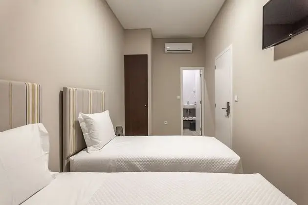Tek Büyük veya İki Ayrı Yataklı Oda, Banyolu/Duşlu