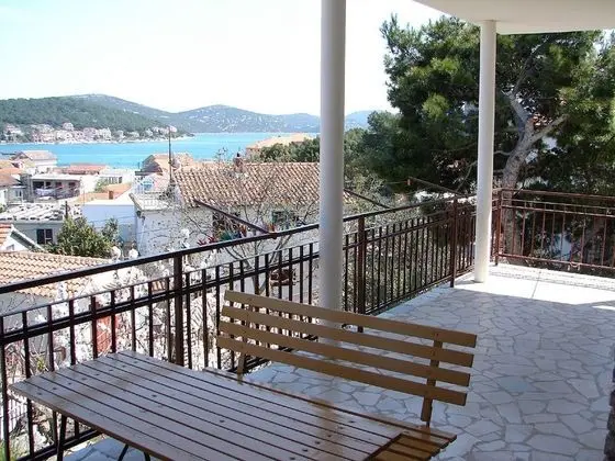 Apart Daire (Žare - 100 m from sea - Lara (4))