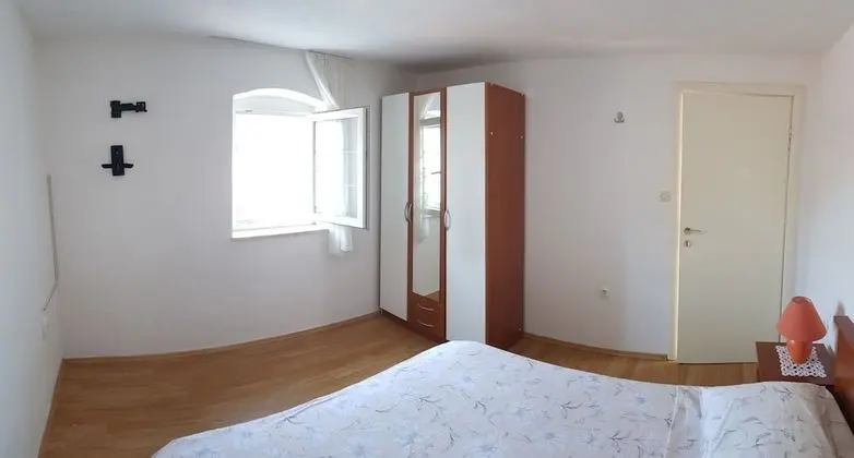 Ev (Žarko - 50m from the sea - H(6+2))