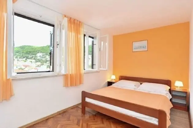 Ev (Žarko - 50m from the sea - H(6+2))