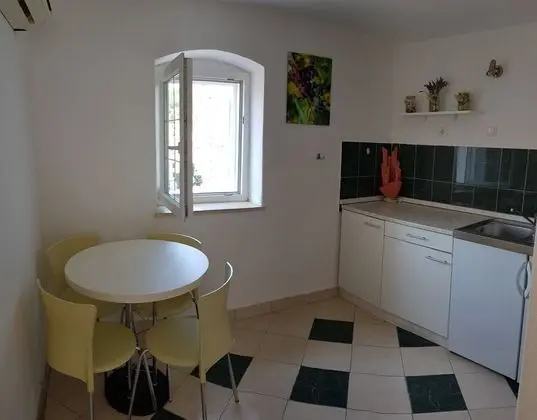 Ev (Žarko - 50m from the sea - H(6+2))