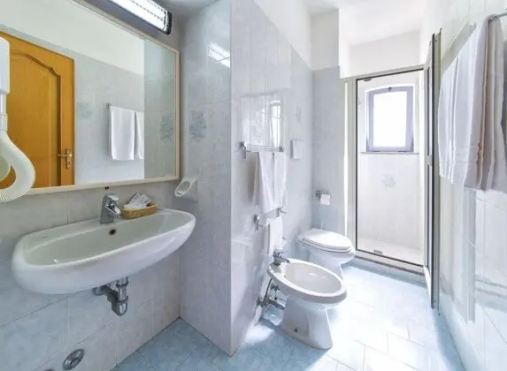 Classic Tek Büyük veya İki Ayrı Yataklı Oda, Bahçe Manzaralı