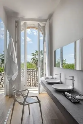 Design Double Room, 1 King Bed, Non Smoking, Garden View