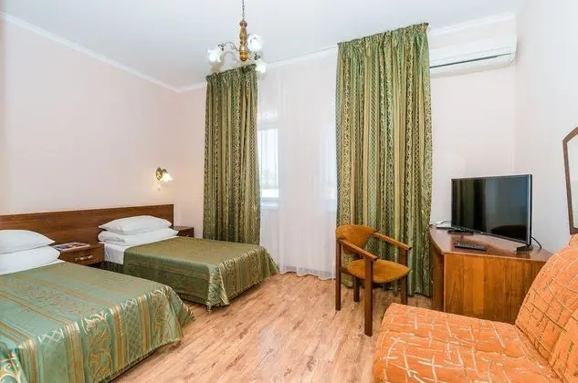 Comfort Tek Büyük veya İki Ayrı Yataklı Oda