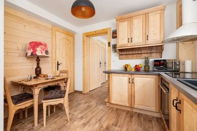 Ev, 4 Yatak Odası, Sauna, Dağ Yamacı