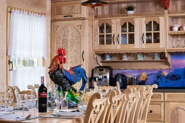 Ev, 6 Yatak Odası, Sauna, Dağ Yamacı