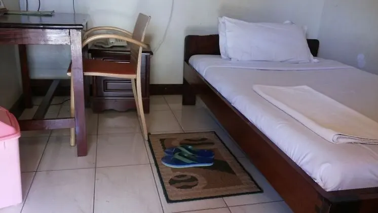 Tek Büyük Yataklı Oda, Ortak Banyo