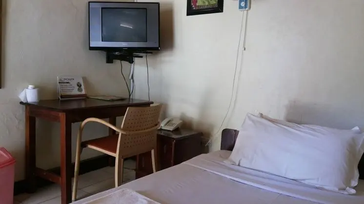 Tek Büyük Yataklı Oda, Ortak Banyo