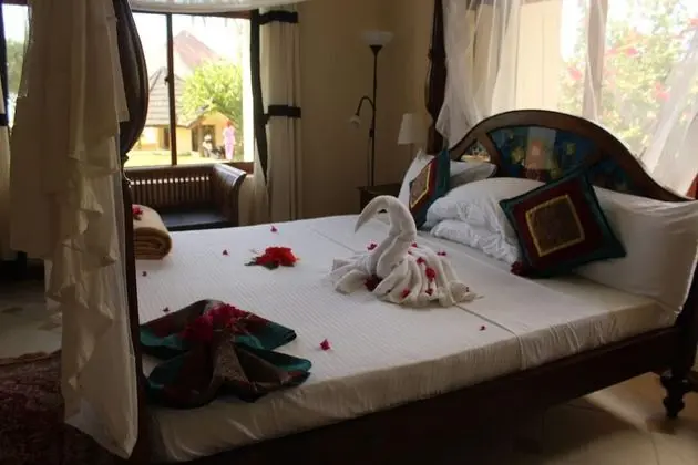 Tek Büyük veya İki Ayrı Yataklı Oda, Kısmi Deniz Manzarası (Salme)