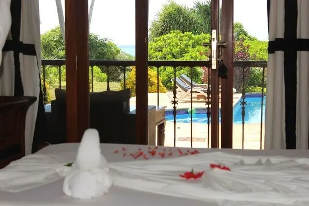 Tek Büyük veya İki Ayrı Yataklı Oda, Veranda, Kısmi Deniz Manzarası (Salme)