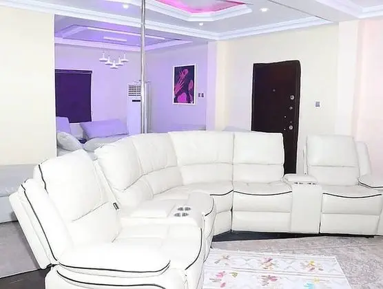 Luxury Oda