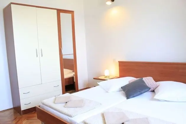 Apart Daire (Zdenka - 10 m from the beach - A1(4+2)