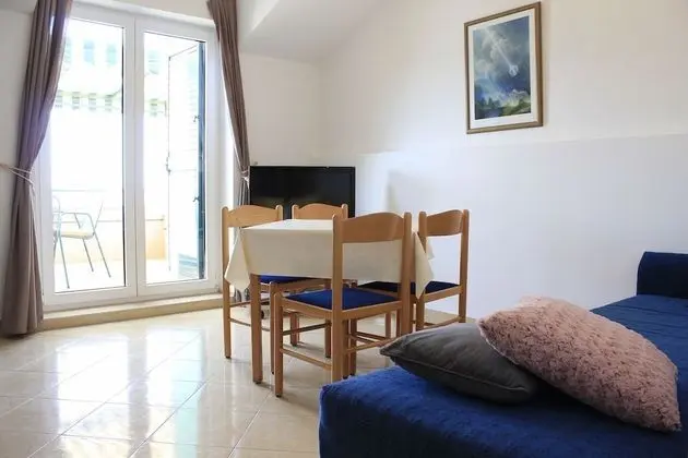 Apart Daire (Zdenka - 10 m from the beach - A1(4+2)