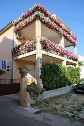 Apart Daire (Zdenka - cosy apartments for 2-3 pers)