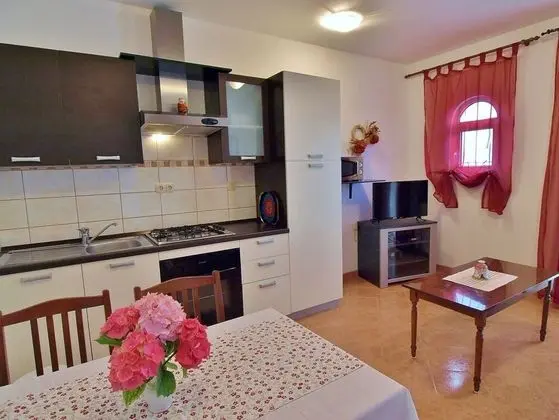 Apart Daire (Zdenka - garden terrace - A1(4+1))