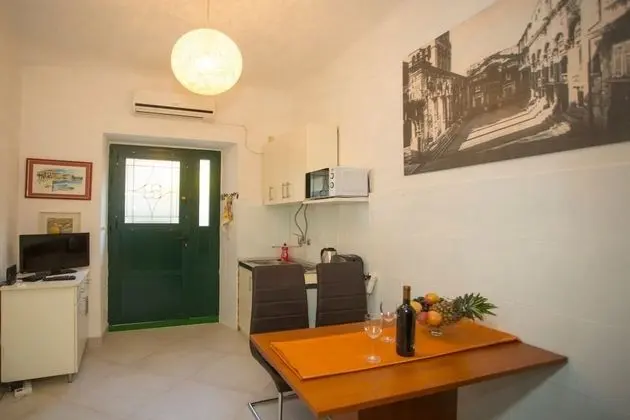 Apart Daire (Zdrav - with big terrace - A1(4))